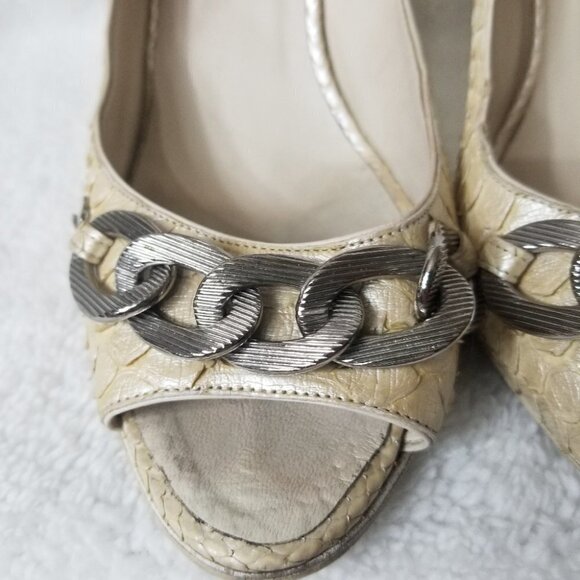 PRICE DROP-CHANEL Ivory Metalic Snake Skin heels - Picture 2 of 13